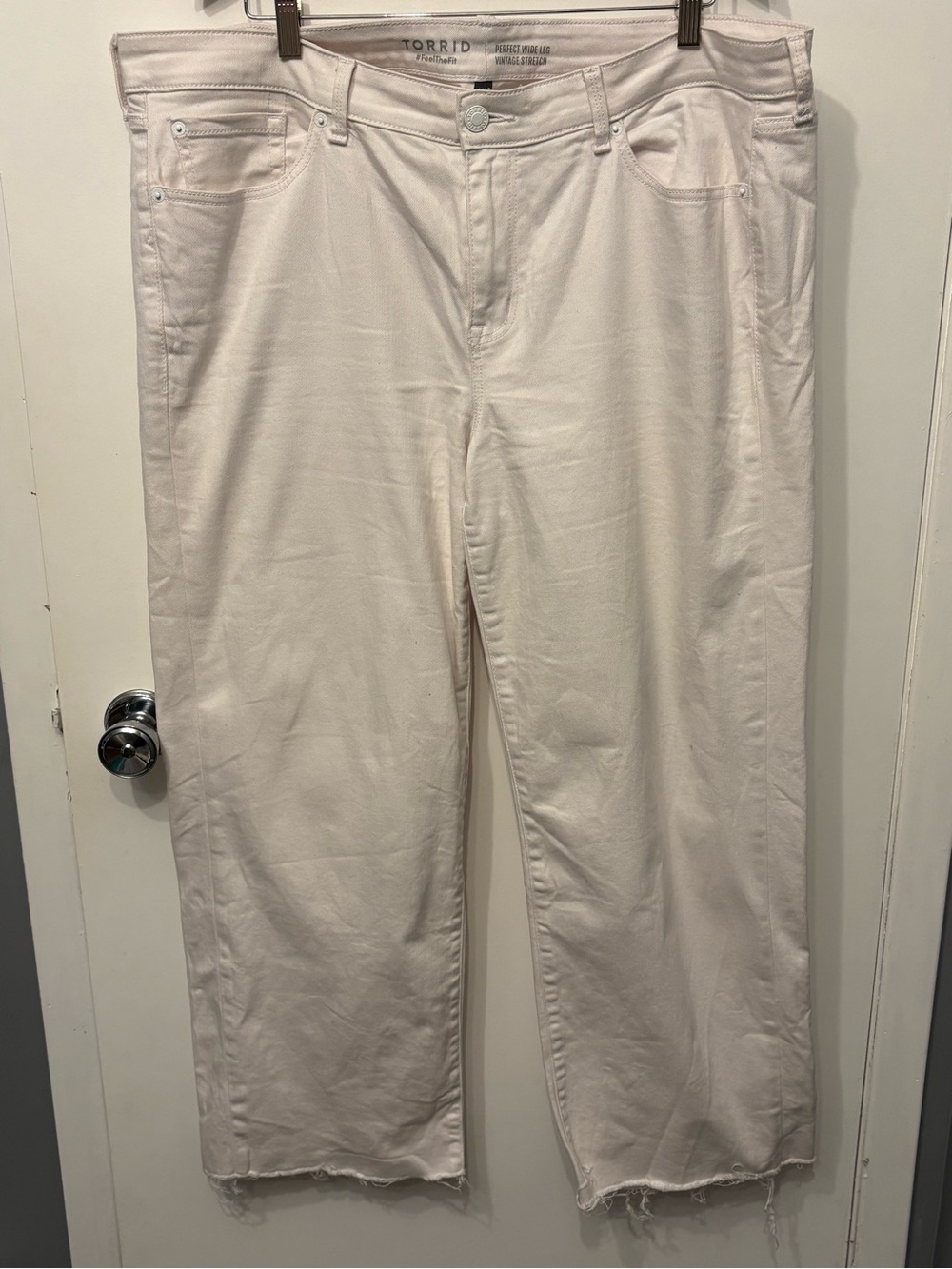 Torrid White Jeans - Cropped Raw Hem